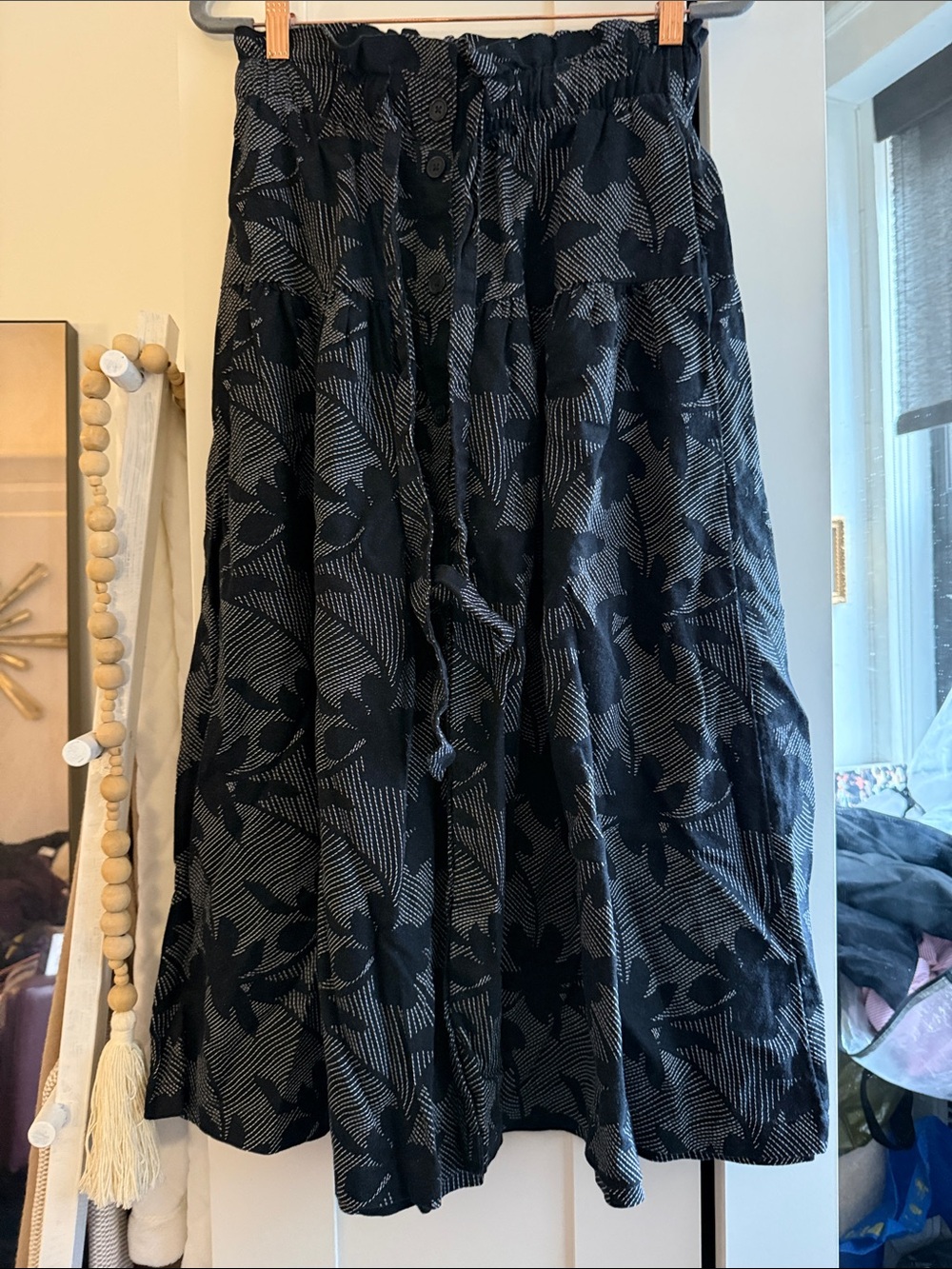 Universal Thread Black Floral Midi Skirt xs